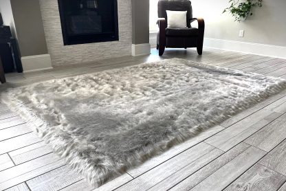 Faux fur soft carpet - Image 2