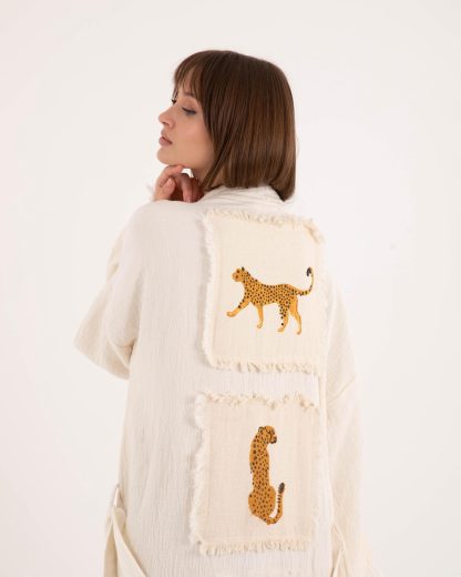 Animal embroidered raw-edge bathrobe - Image 4