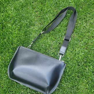 Easy Black Leather Crossbody Bag