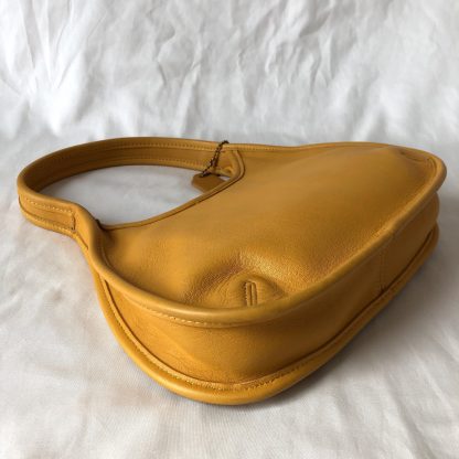 Warm yellow leather shoulder bag - Image 2