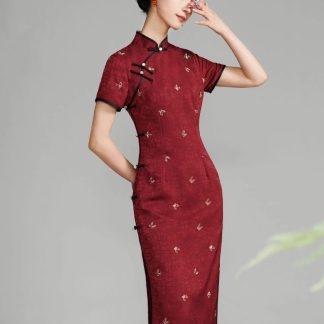 Scarlet elegant short-sleeved long cheongsam