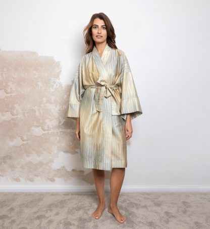Relaxed and light luxury nightgown
