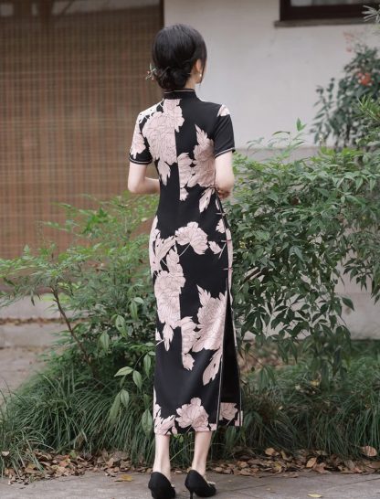 Black background pink flower short sleeve cheongsam - Image 4