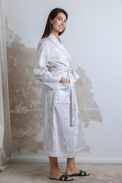 Elegant Jacquard Satin Nightgown - Image 4