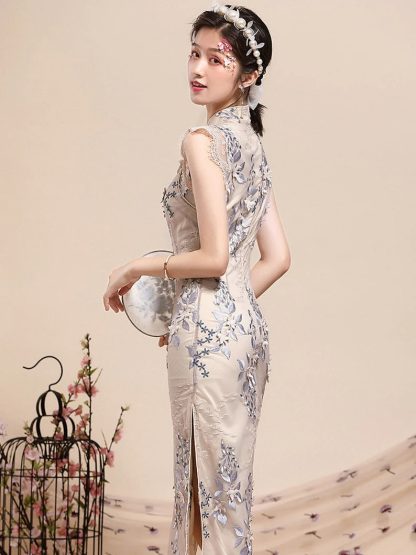 Gorgeous embroidered cheongsam - Image 5