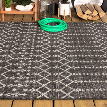 Geometric texture outdoor woven rug - Image 12