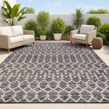 Geometric texture outdoor woven rug