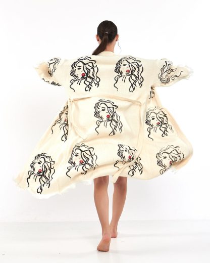 Artistic embroidered long bathrobe - Image 6