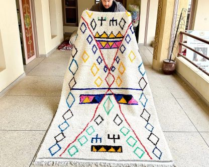White and blue geometric pattern carpet