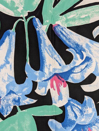 Artistic floral silk scarf - Image 5