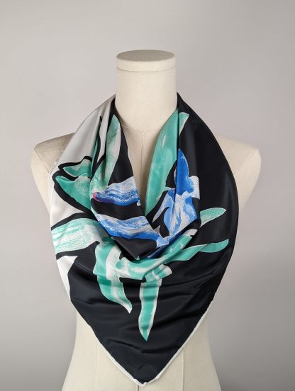 Artistic floral silk scarf - Image 4