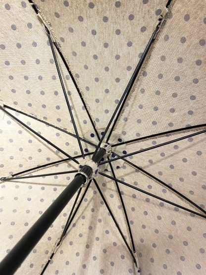Polka dot wooden handle vintage umbrella - Image 7