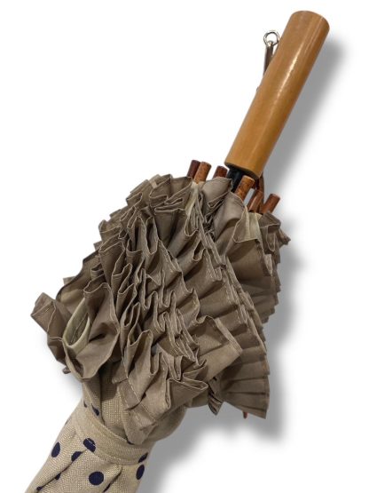 Polka dot wooden handle vintage umbrella - Image 2