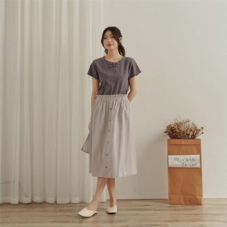 Artistic elastic waist button skirt