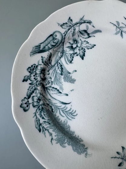 Vintage green flower and bird pattern dinner plate - Image 3