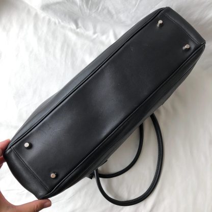 Classic black leather tote bag - Image 6