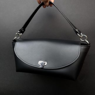 Simple leather tote bag