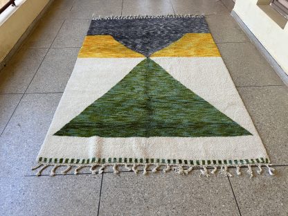 Contrast color geometric handmade carpet - Image 3