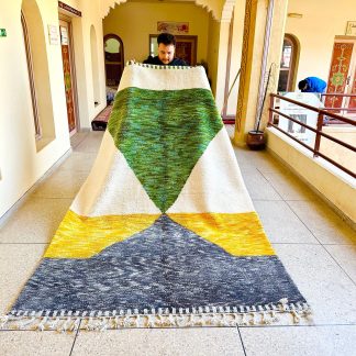 Contrast color geometric handmade carpet