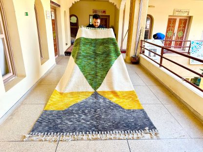 Contrast color geometric handmade carpet