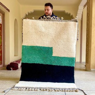 Geometric contrasting color handmade carpet