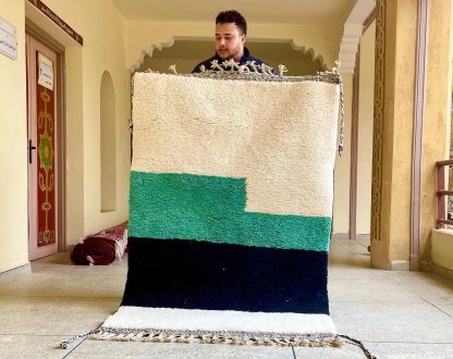 Geometric contrasting color handmade carpet