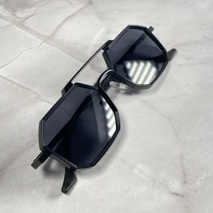 Futuristic polygonal sunglasses - Image 4