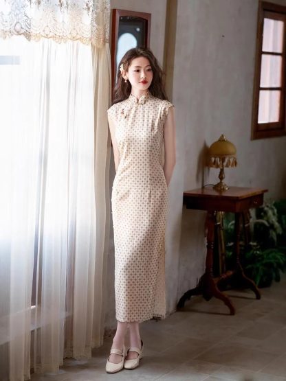 Gentle and quiet polka dot sleeveless cheongsam - Image 2