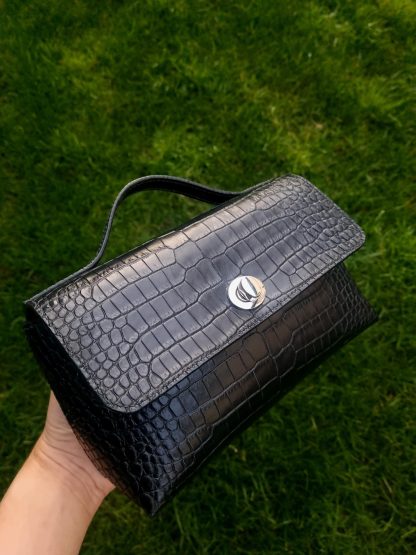 Elegant black crocodile leather wallet - Image 7