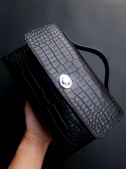 Elegant black crocodile leather wallet - Image 2