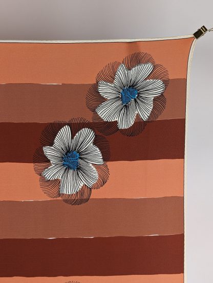 Vintage floral check scarf - Image 5