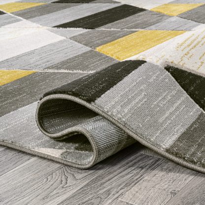 Geometric contrast patchwork carpet - Image 7