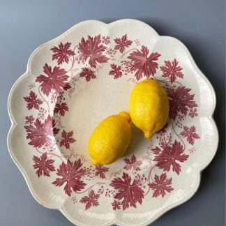Porcelain plate with maple leaf pattern