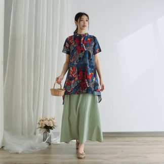 Geometric print stand collar dress