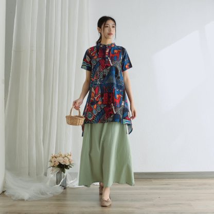 Geometric print stand collar dress