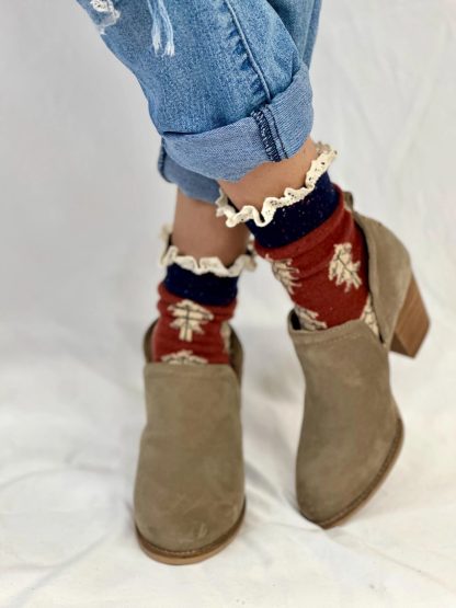 Forest style tree lace socks - Image 3