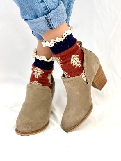 Forest style tree lace socks