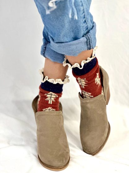 Forest style tree lace socks - Image 4