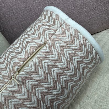 Cylindrical neck pillow - Image 5