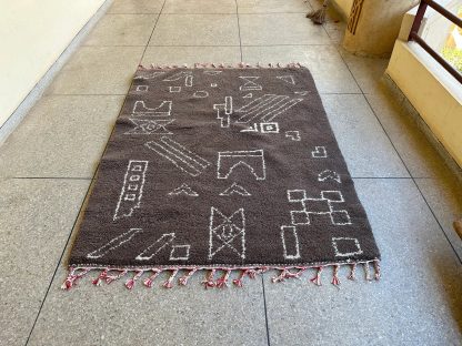 Retro geometric handmade carpet - Image 2