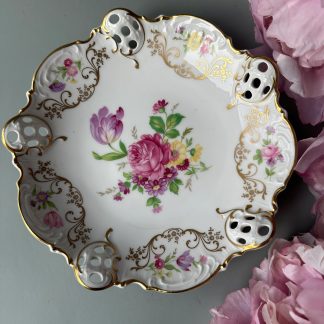 Retro flower and gold hollow fruit plate