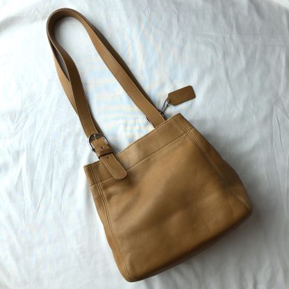 Vintage leather shoulder bag