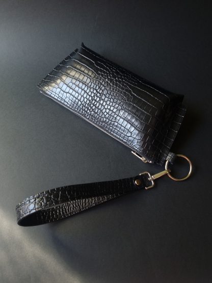 Simple and Elegant Long Wristlet Wallet - Image 5