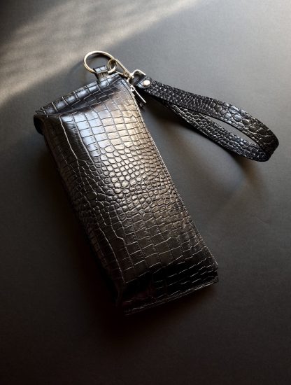 Simple and Elegant Long Wristlet Wallet - Image 4