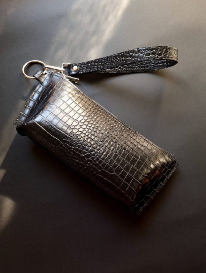Simple and Elegant Long Wristlet Wallet - Image 3