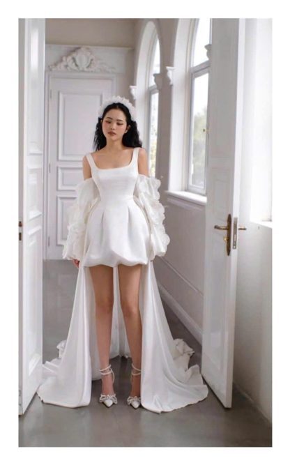 Square Neck Wedding Dress with Detachable Sleeves and Train