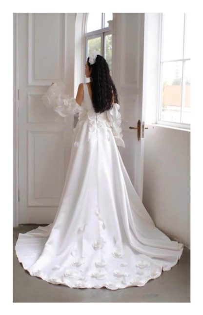 Square Neck Wedding Dress with Detachable Sleeves and Train - Image 2