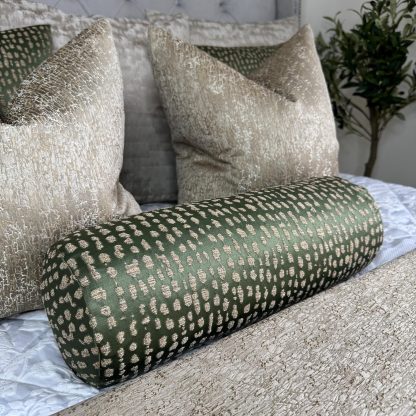 Retro jacquard cylindrical pillow