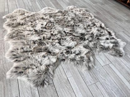 Soft textured faux fur rug - Image 5