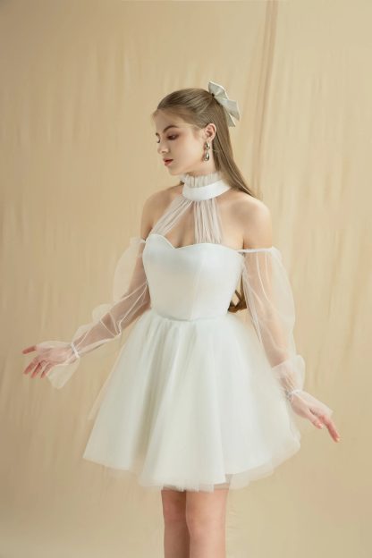 Fairy-style halterneck wedding dress